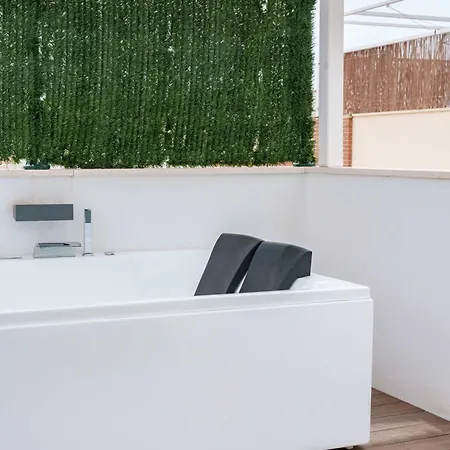 Stylish 3bd With Rooftop Jacuzzi - Artes Málaga