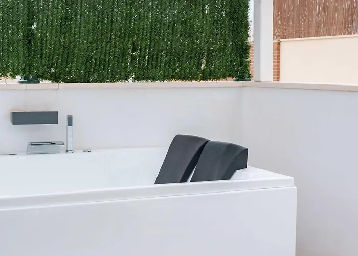 Stylish 3bd With Rooftop Jacuzzi - Artes Málaga