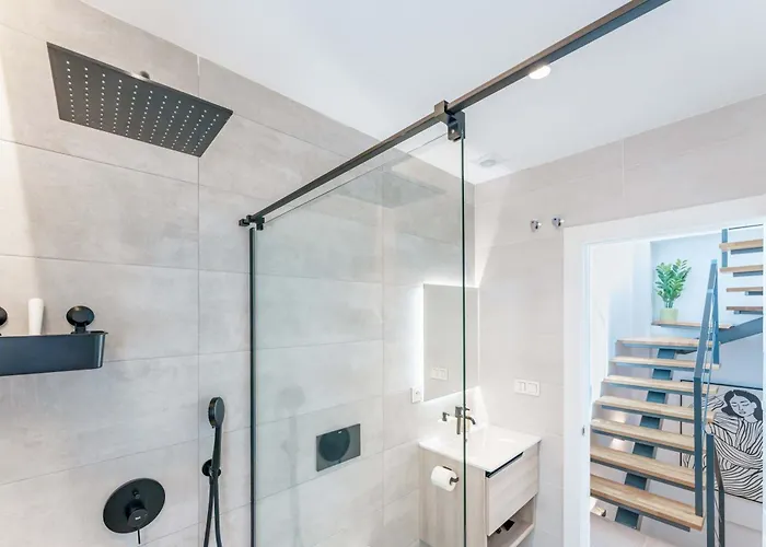 Ferienhaus Stylish 3bd With Rooftop Jacuzzi - Artes Málaga