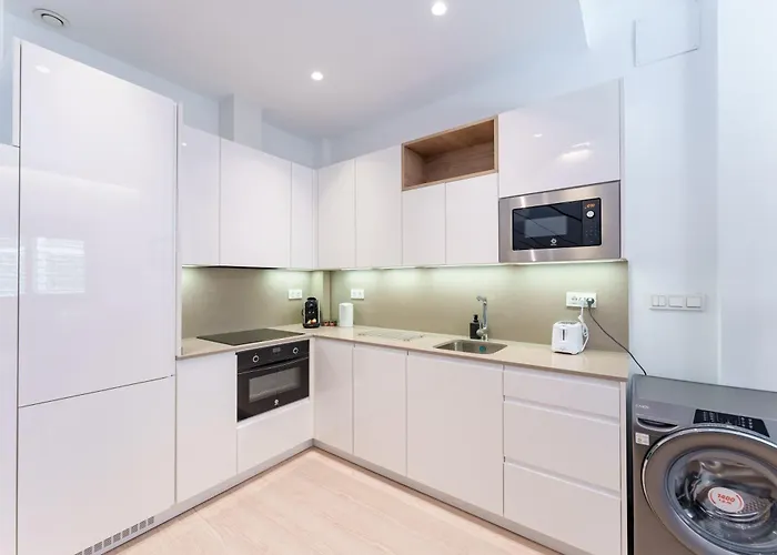 Stylish 3bd With Rooftop Jacuzzi - Artes Ferienhaus Málaga